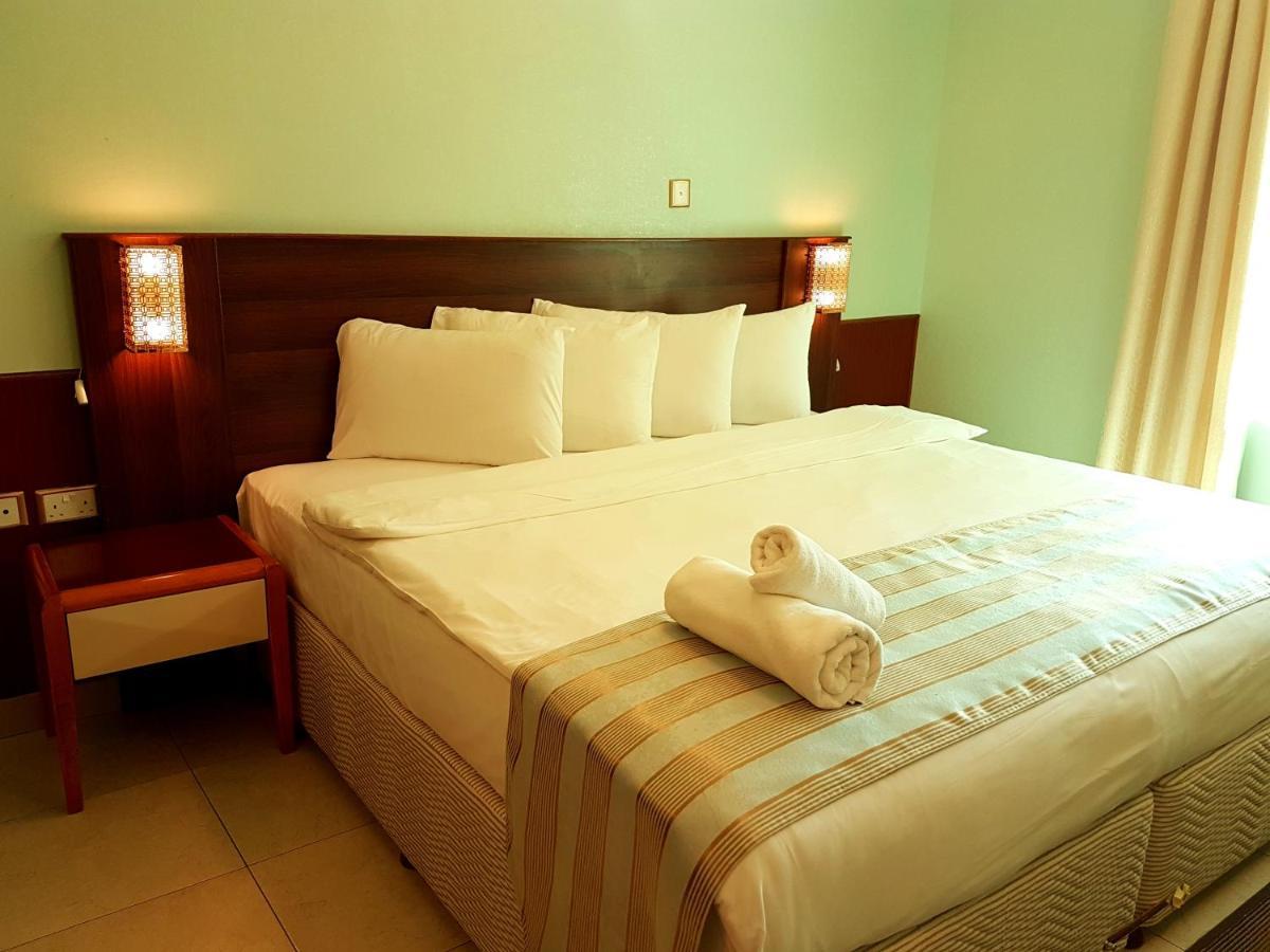 Al Ghubrah Plaza Hotel มัสกัต ภายนอก รูปภาพ