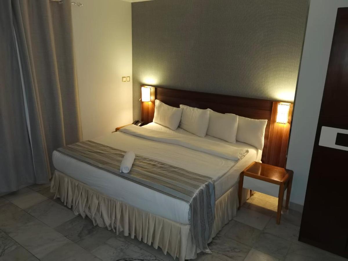 Al Ghubrah Plaza Hotel มัสกัต ภายนอก รูปภาพ