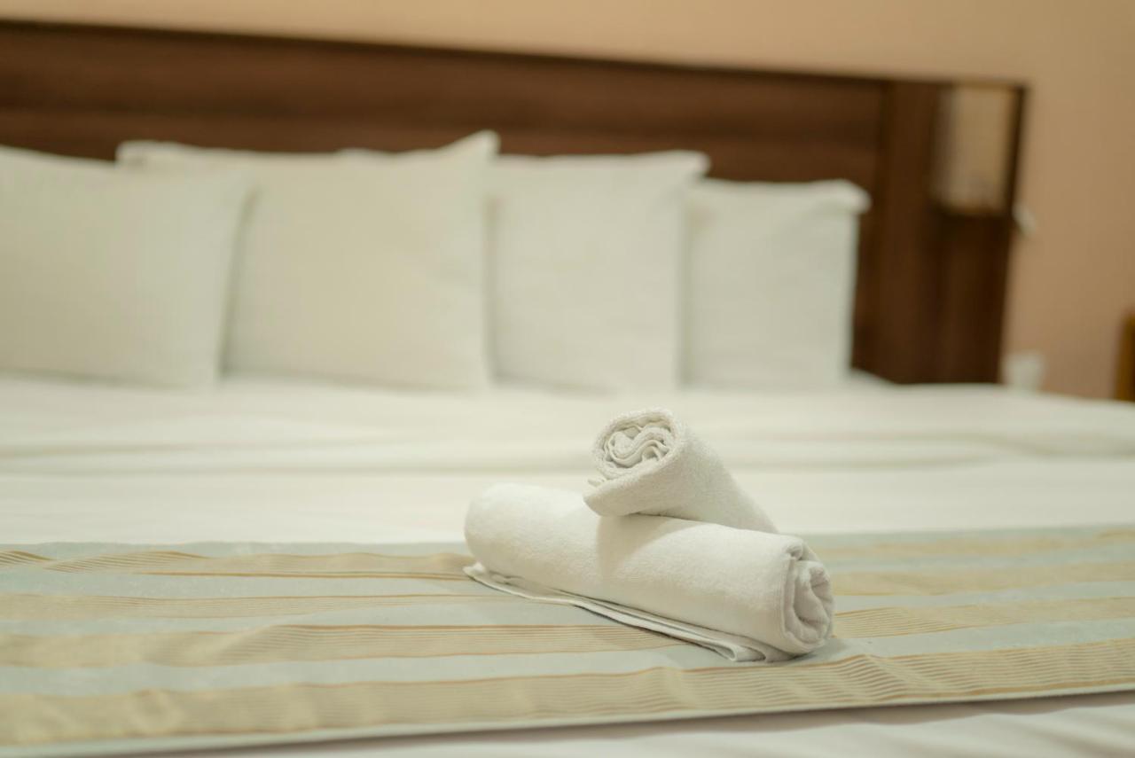 Al Ghubrah Plaza Hotel มัสกัต ภายนอก รูปภาพ