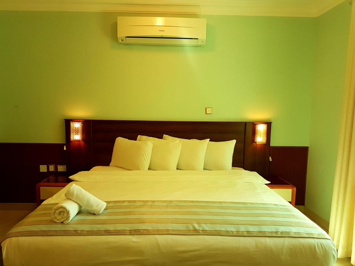 Al Ghubrah Plaza Hotel มัสกัต ภายนอก รูปภาพ