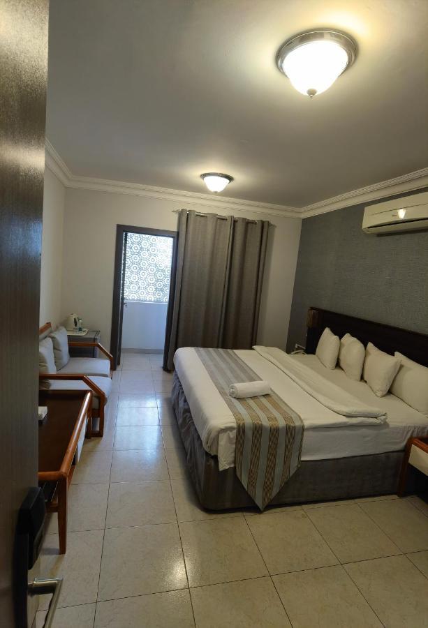 Al Ghubrah Plaza Hotel มัสกัต ภายนอก รูปภาพ